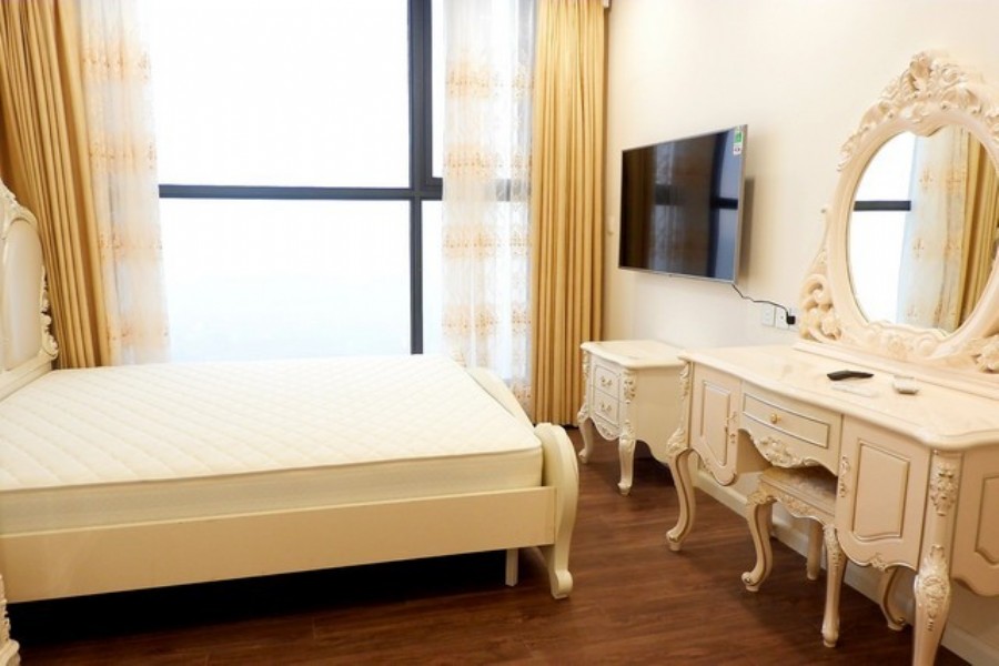 Hot offer: Hometel serviced apartment for rent in R3 tower Sunshine Riverside 1